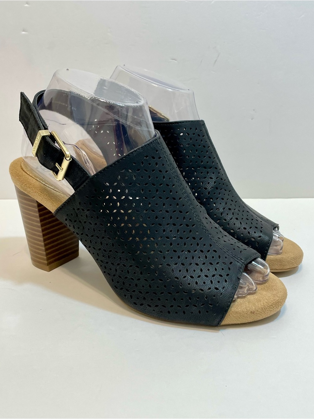Giani Bernini Jabril Perforated Block Heel Sandals in Black - Size 7.5